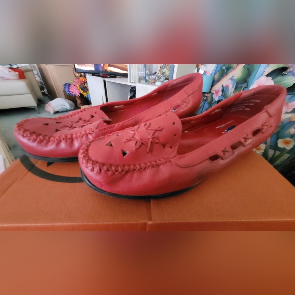 Dr Scholl's sz 9M red leather shoes with insole padding, EUC